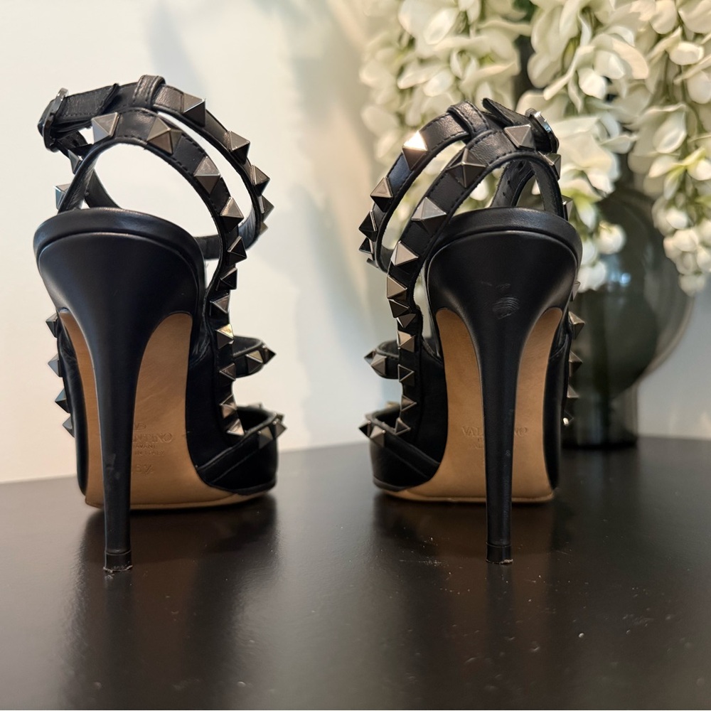 Valentino Black Rockstud Floral Pointed T-Strap Heels Sz 36.5 - Picture 5 of 6